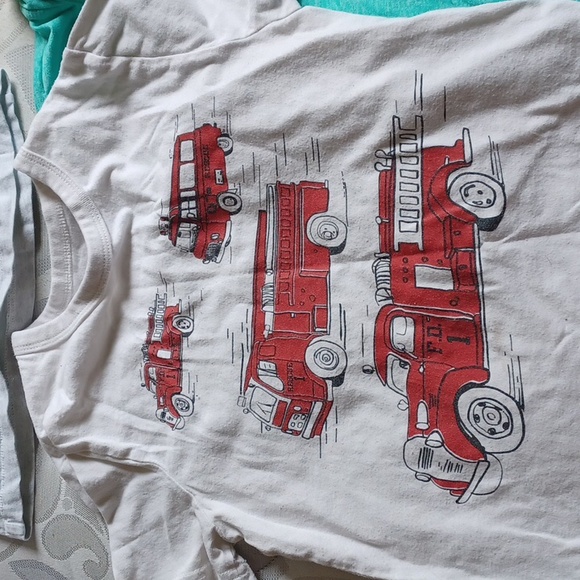 Bundle of 16 boys short sleeve tee shirts 5T, Old Navy, GAP, Garanamials… - Picture 2 of 16